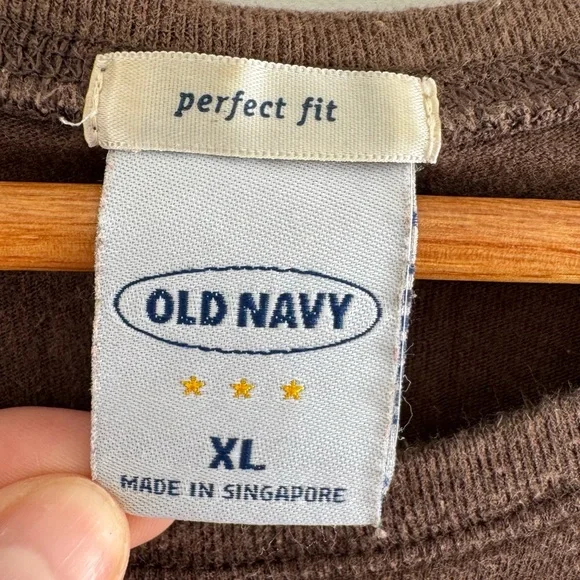 Vintage Old Navy Womens Y2K Long Sleeve Preppy Top 9OS Minimalist
Sports Tee XL - Picture 3 of 5